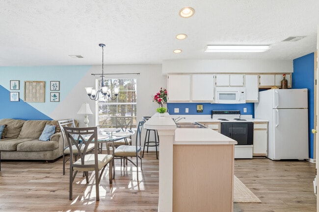 Photo - 510 White River Dr Unit F