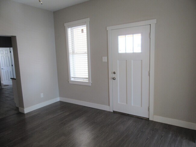 244 Fern Ave N