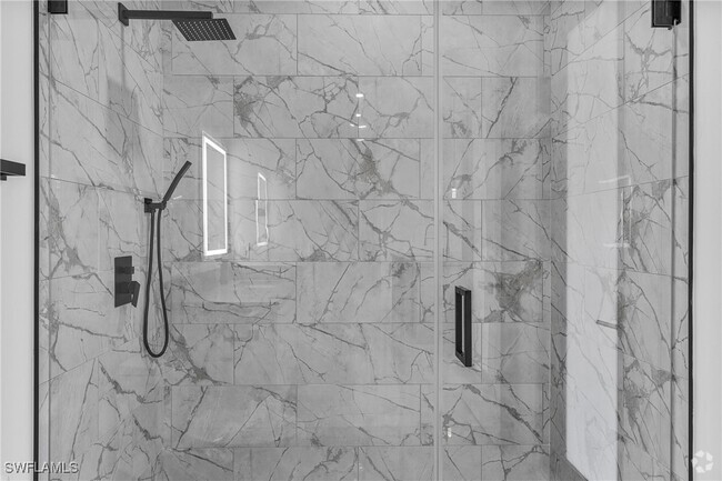 Building Photo - 4112 2nd St SW Rental
