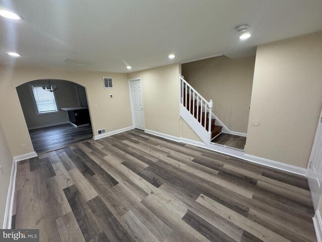 Photo - 7445 Edsworth Rd