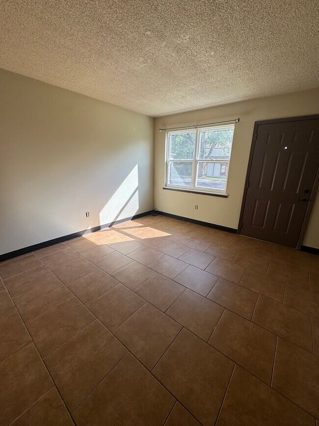 Photo - Some utilities included!