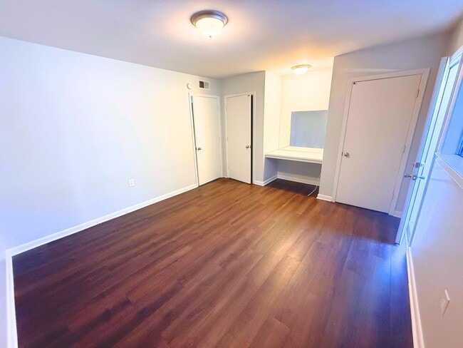 Photo - Courtyard Apartment Homes