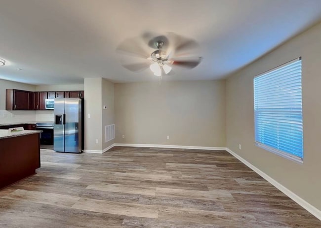 Photo - 2401 Everton Cir SE