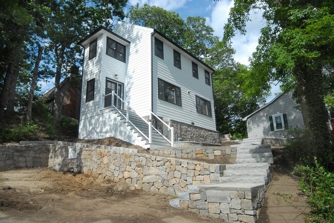 Building Photo - 9 Ledge St