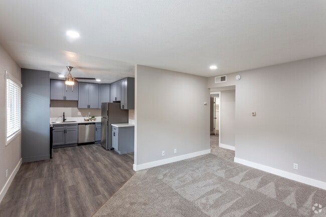 2BR - 2BA, 900SF