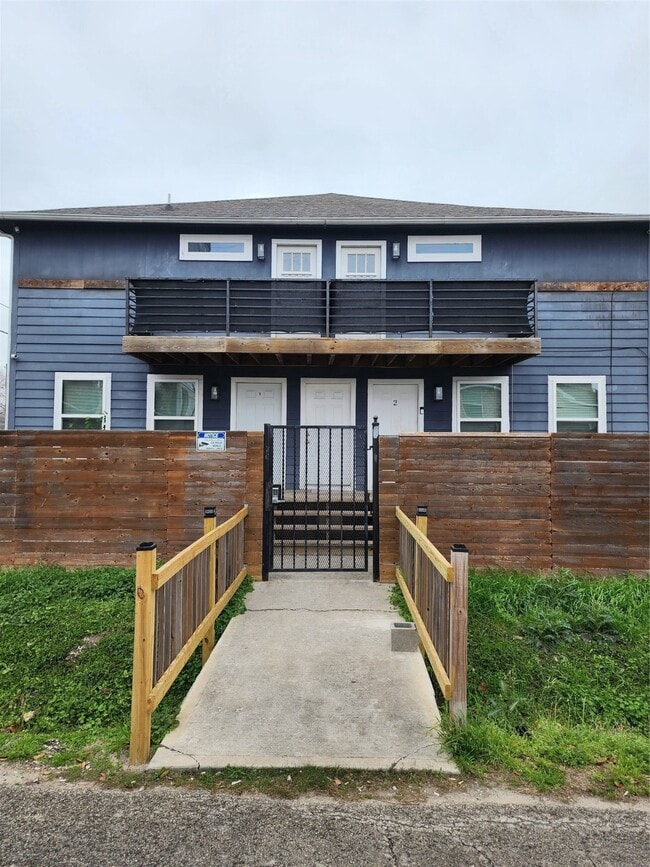 Building Photo - 3801 Anita St Unit 4 Rental