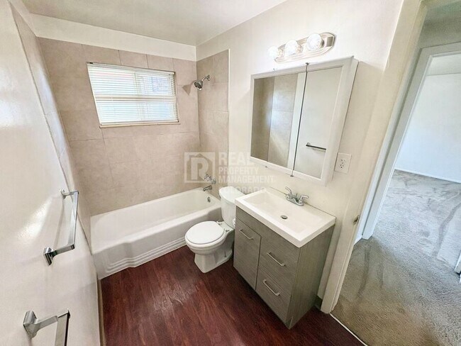 Photo - 1221 N Clarkson St