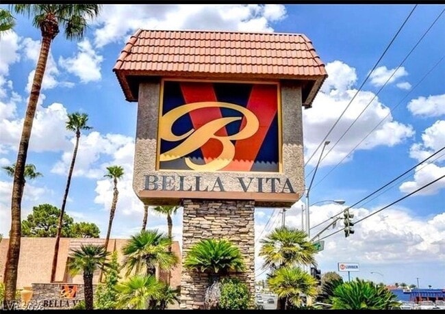 Building Photo - 5044 River Glen Dr Unit 148