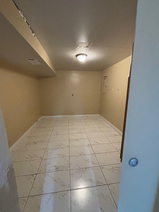 Photo - 2350 S 385 W