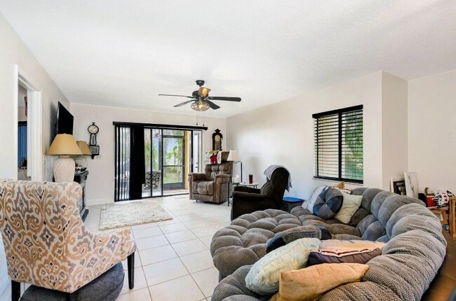 Photo - 100 Canebreakers Dr Unit 112