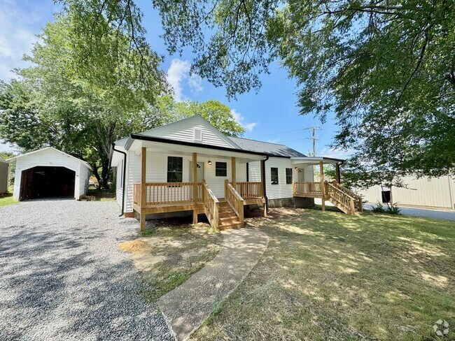 Building Photo - Your search ends here! Rent today!! Rental
