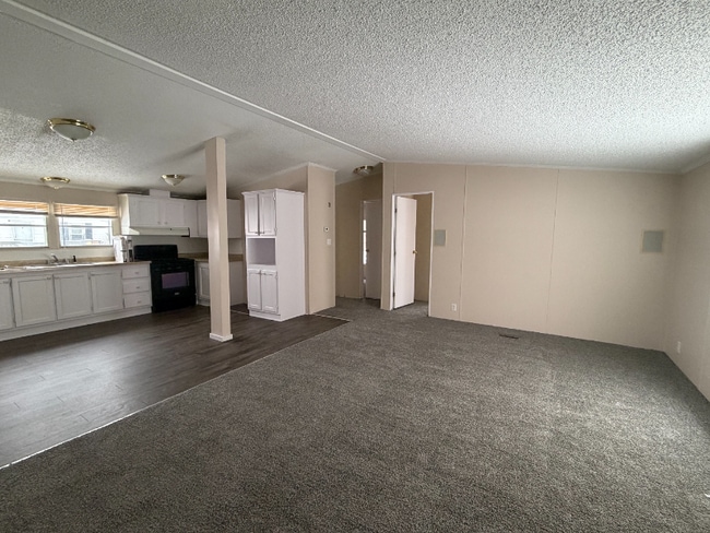 Photo - 137 Hunters Rill