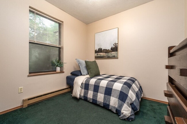 Photo - Settlement Apartments