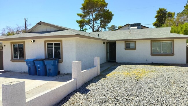 Building Photo - 5821 W Eugene Ave Unit A Rental