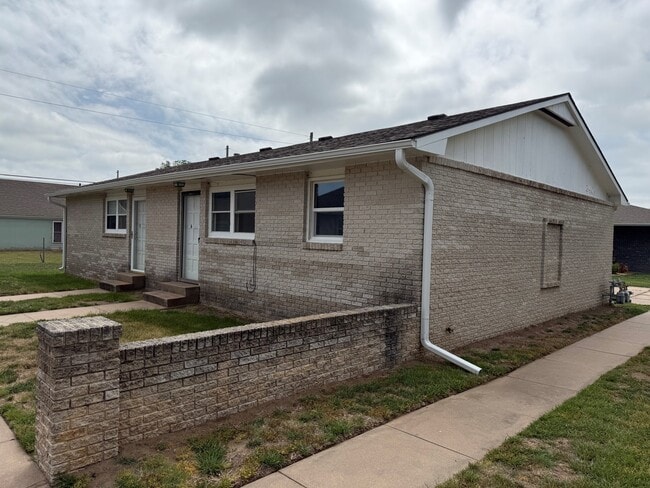 Building Photo - 3404 Ridgewood Dr