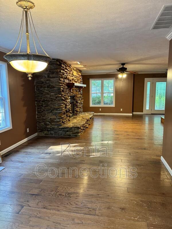 Photo - 18649 Boundary Rd