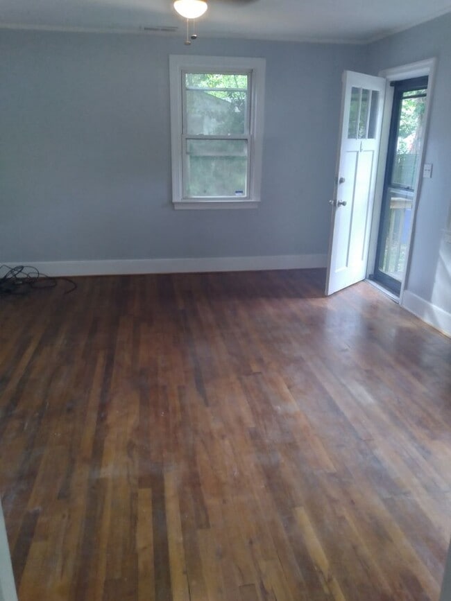 Photo - ROSEWOOD Beautiful 2 Bedroom 1 Bath
