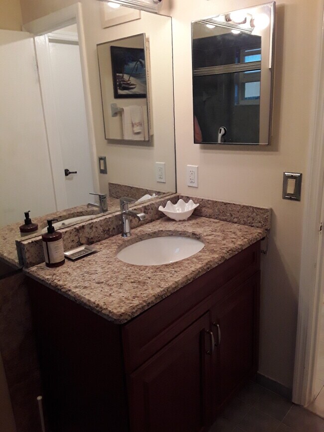 Photo - 118 SW Fairway Ave