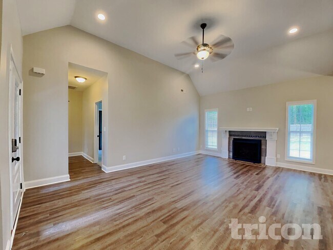 Photo - 120 Sumter Ln