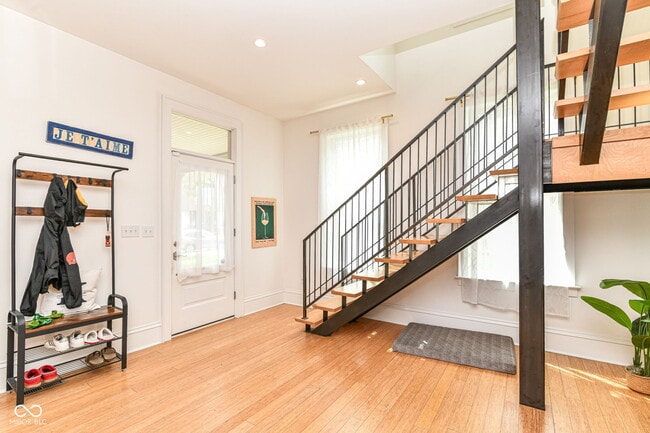 Photo - 1630 N New Jersey St