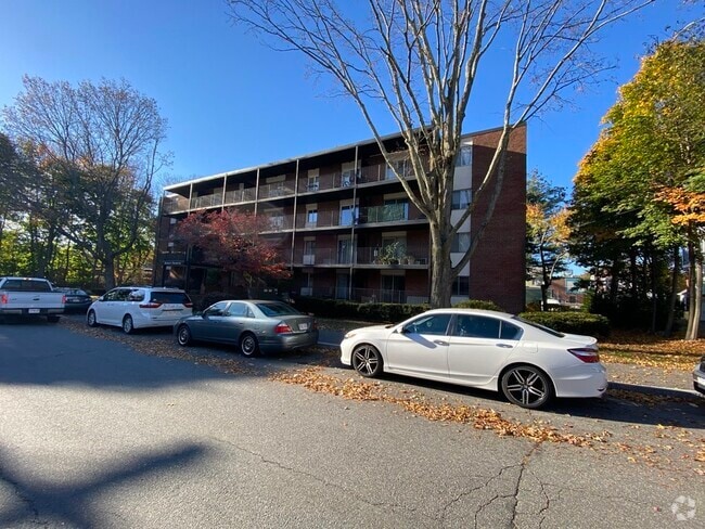 Building Photo - 45 Oval Rd Unit 31 Rental