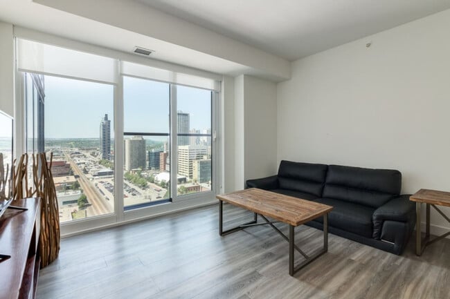 Building Photo - 620-610 10 Ave SW