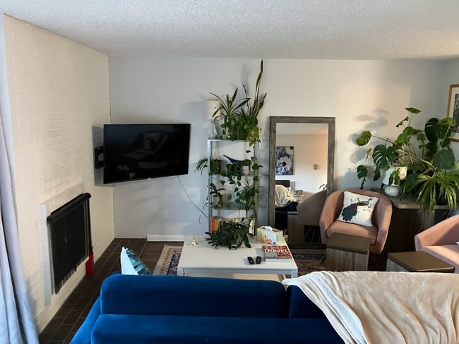 Photo - 555 E 10th Ave