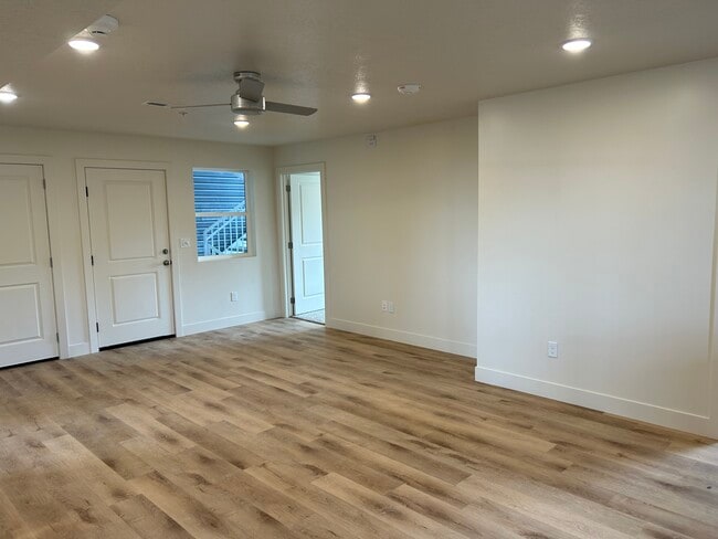 Photo - 534 W 1045 N Unit Parkview
