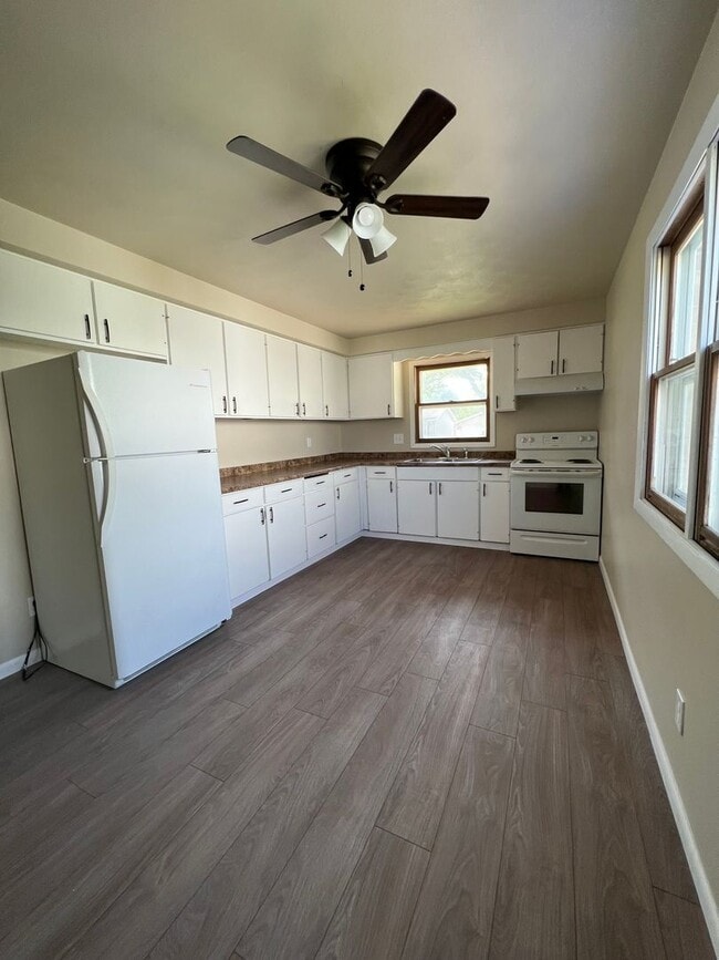 Photo - 1212 E Sylvan Ave Unidad 1212