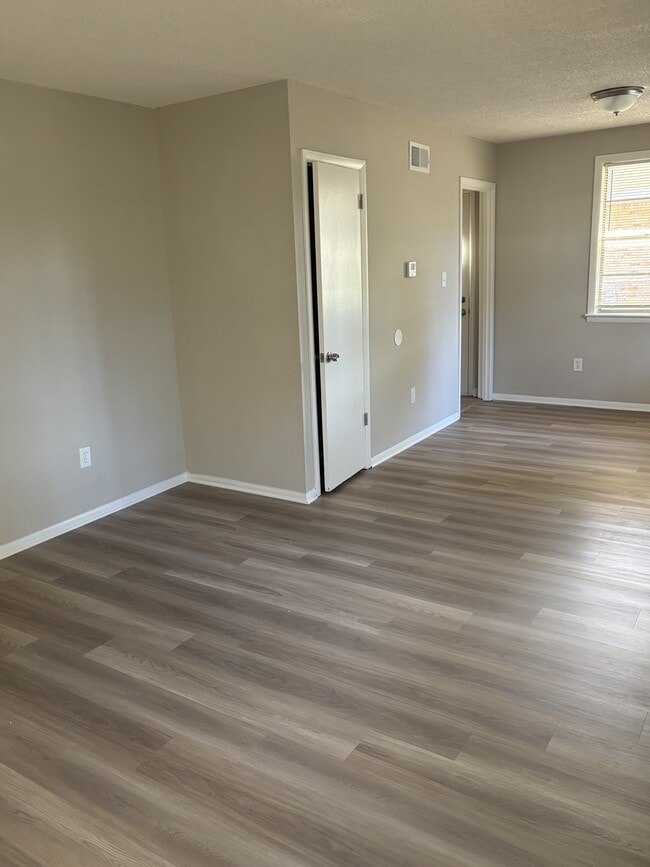 Photo - 2283 Cassie Ave