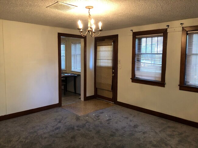 Photo - 238 SW McKenzie St Unidad B