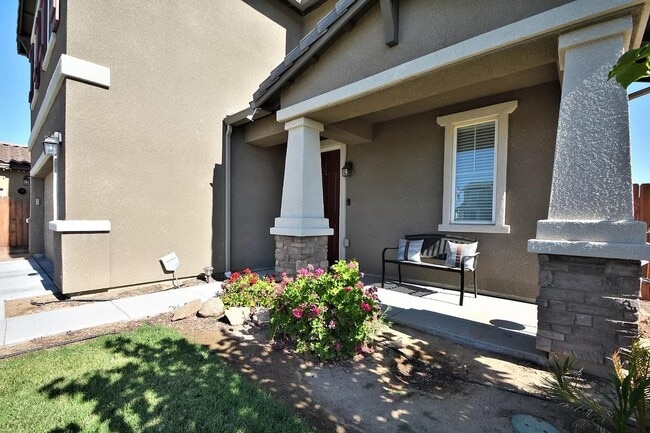 Photo - 6856 E Geary St