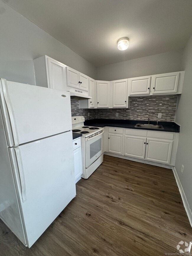 Building Photo - 1057 E Main St Unit 11 Rental