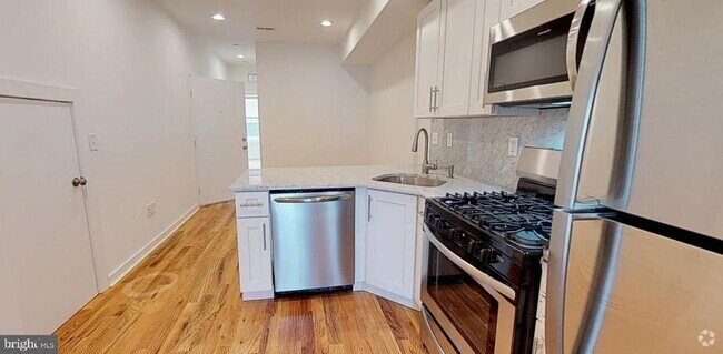 Building Photo - 1642 N Marshall St Unit 2 Rental