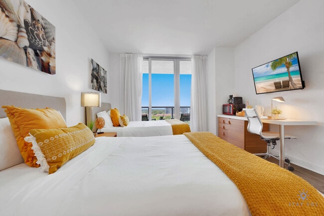 Building Photo - 2602 E Hallandale Beach Blvd Unit ID1227306P