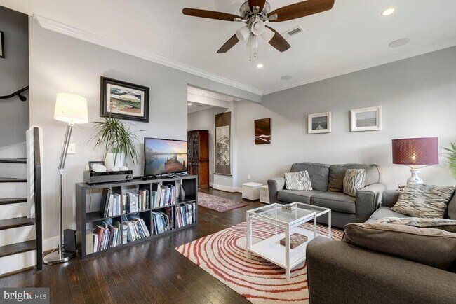 Photo - 2408 3rd St NE