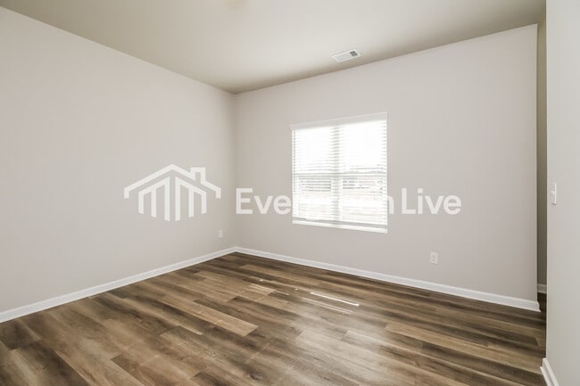 Photo - 125 Victory Ln