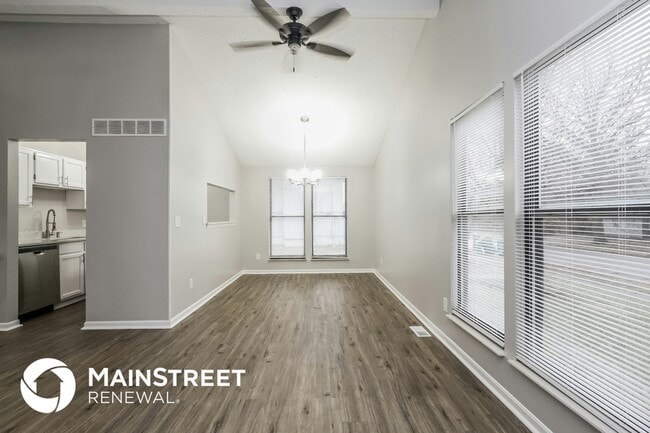 Photo - 4212 Clayburn Dr