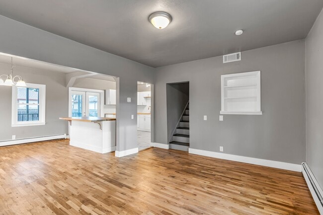 Photo - 2072 Oriole Rd