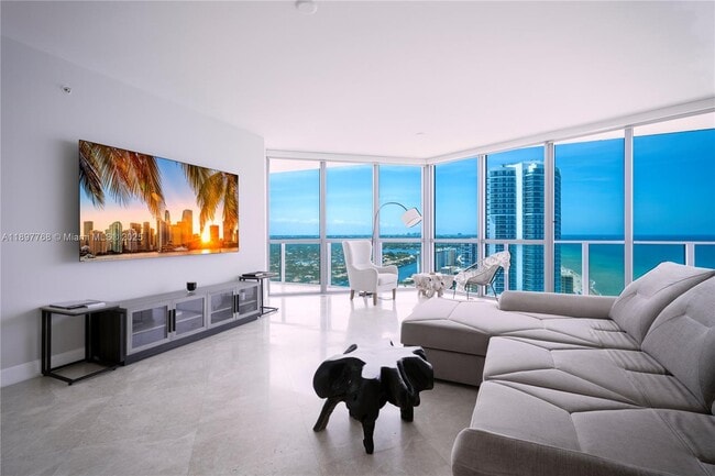 Photo - 3101 S Ocean Dr Unidad 3005