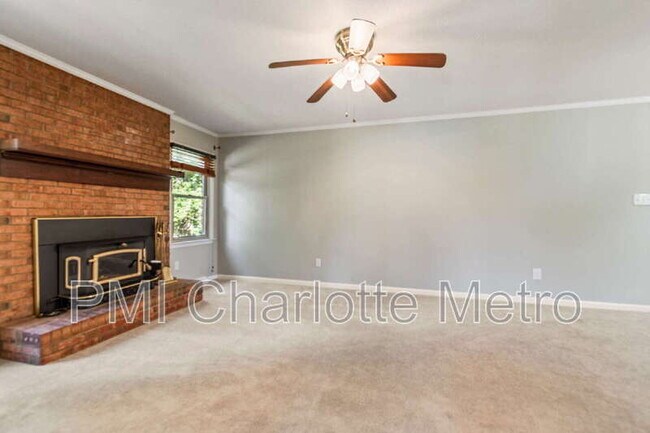 Photo - 8615 Beechbrooke Rd