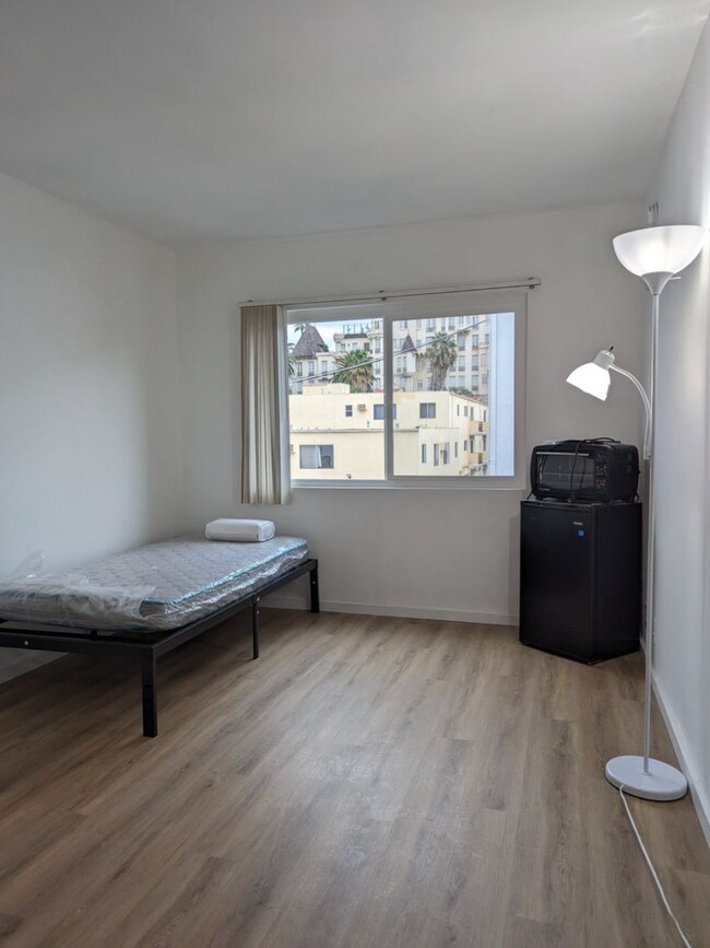 Photo - 1811 Tamarind Ave Los Angeles, CA 90028 Unit 12