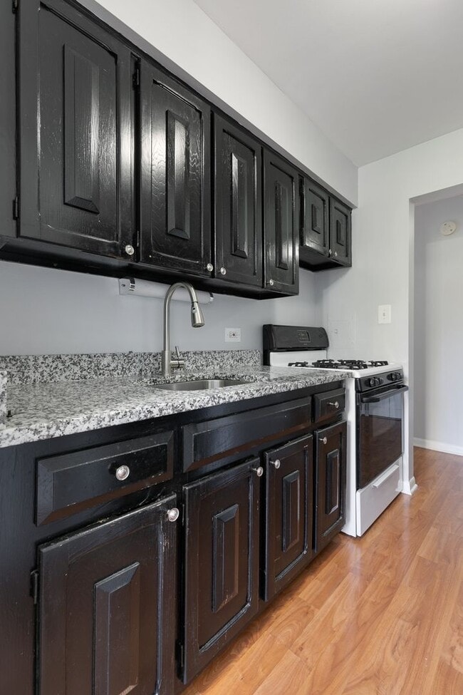 Photo - 5533 N Kenmore Ave Unidad 208