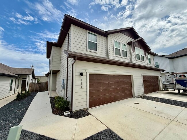 Building Photo - Want luxury living in Medina County...Look no further...Amanda Park is it!