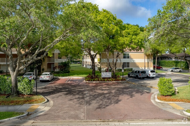 Courtyards Of Coral Springs - Courtyards Of Coral Springs