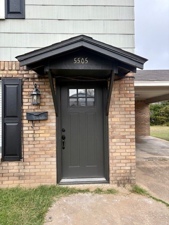 Photo - 5505-5507 Tennyson Unit 5505 Tennyson