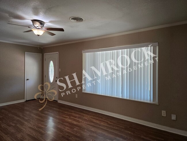 Photo - 409 Sharron Dr