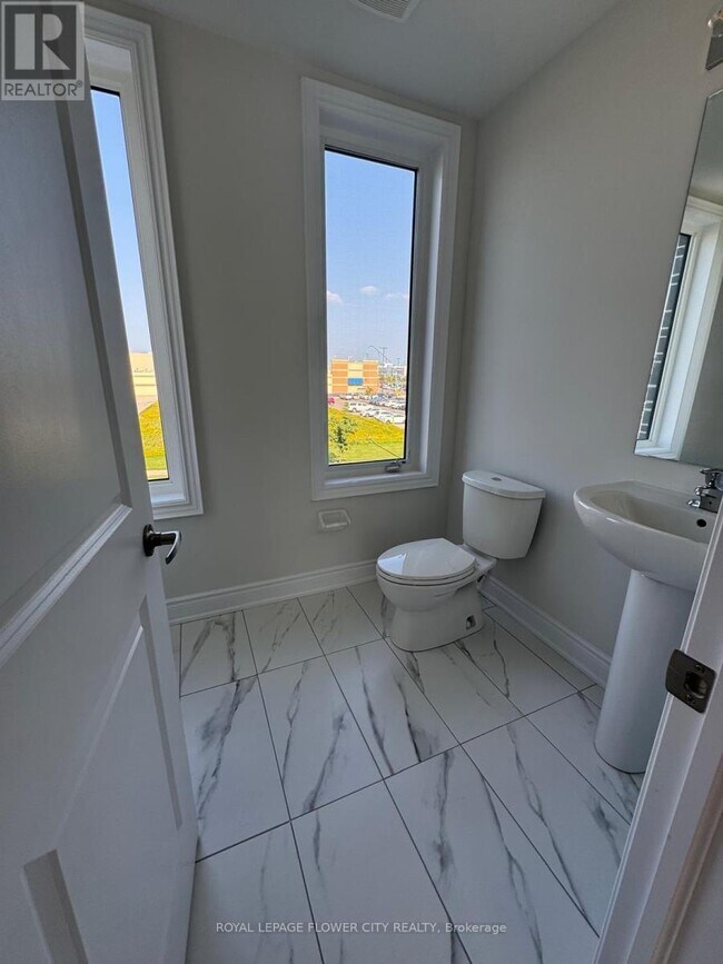 Photo - 121 Tennant Cir