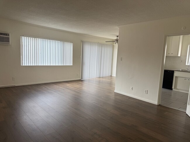 Photo - VALLEY VILLAGE - VERY LARGE 2 BEDROOM 2 BATH NEWLY RENOVATED APARTMENT FOR RENT Unit 307