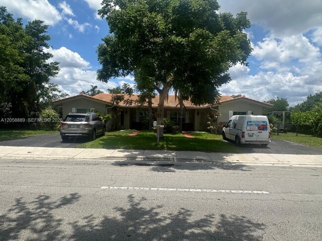 Building Photo - 4084 Coral Springs Dr Unit 4084